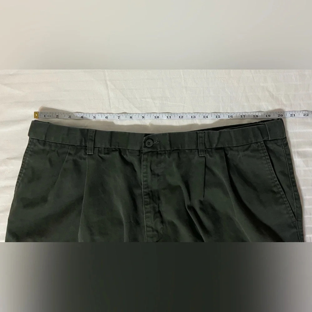 Puritan Men’s Chino Shorts. Green. Size 42 - Picture 8 of 11